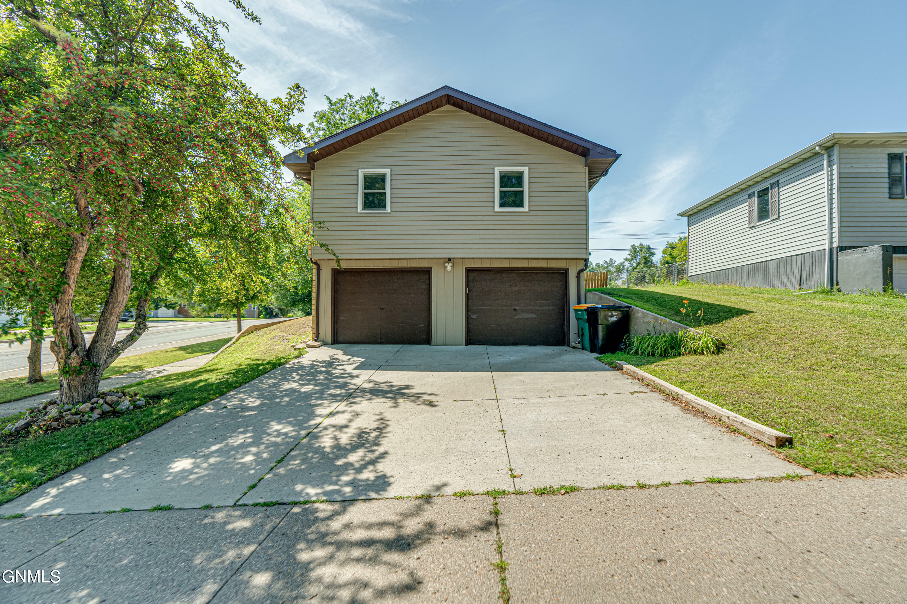 1420 Divide Avenue  Bismarck ND 58501 photo