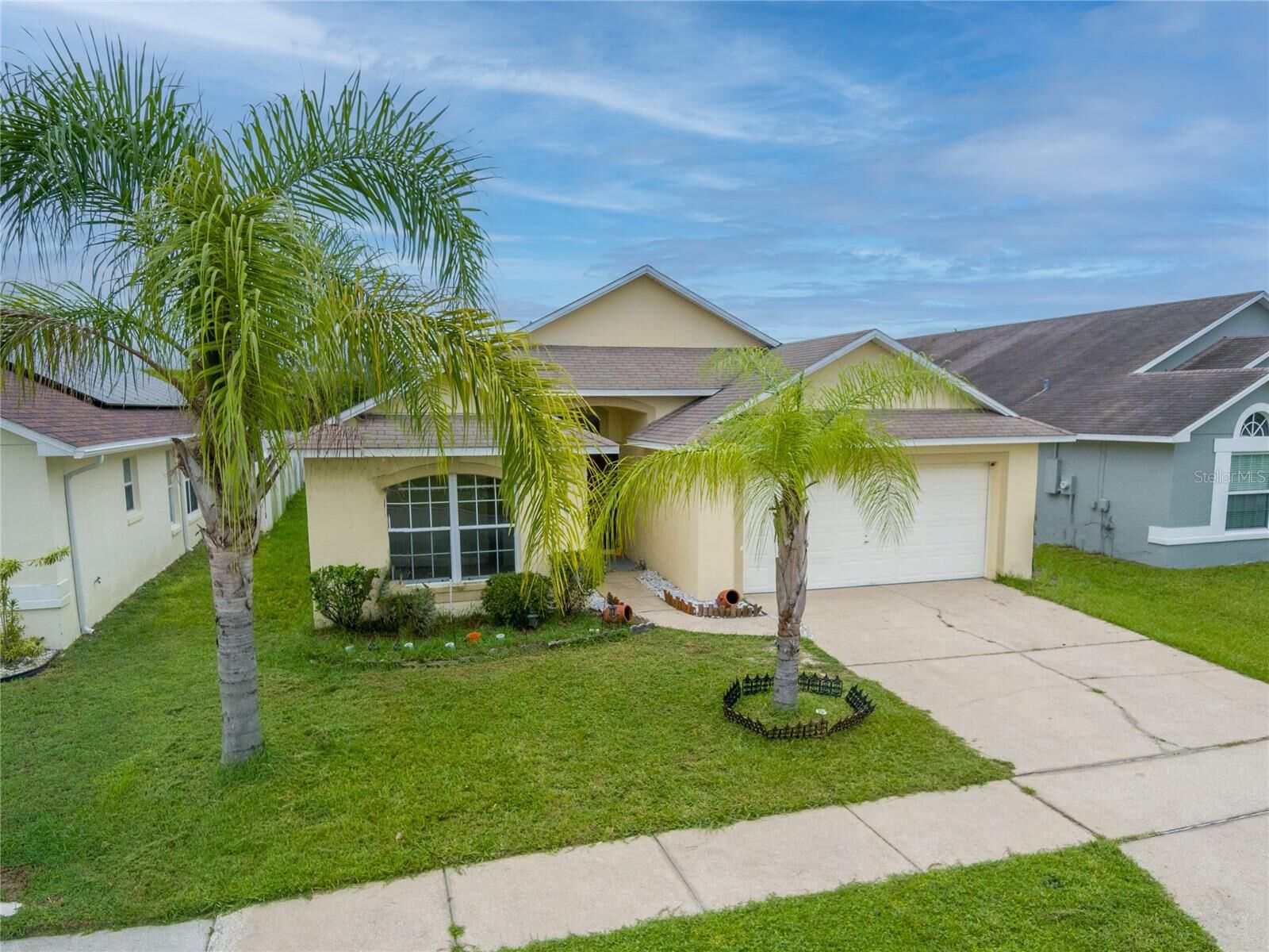 Property Photo:  615 Eagle Pointe  S  FL 34746 