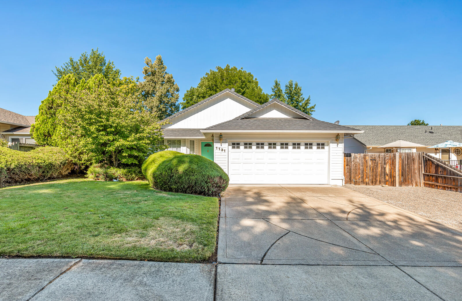 Property Photo:  1131 Hampton Drive  OR 97502 
