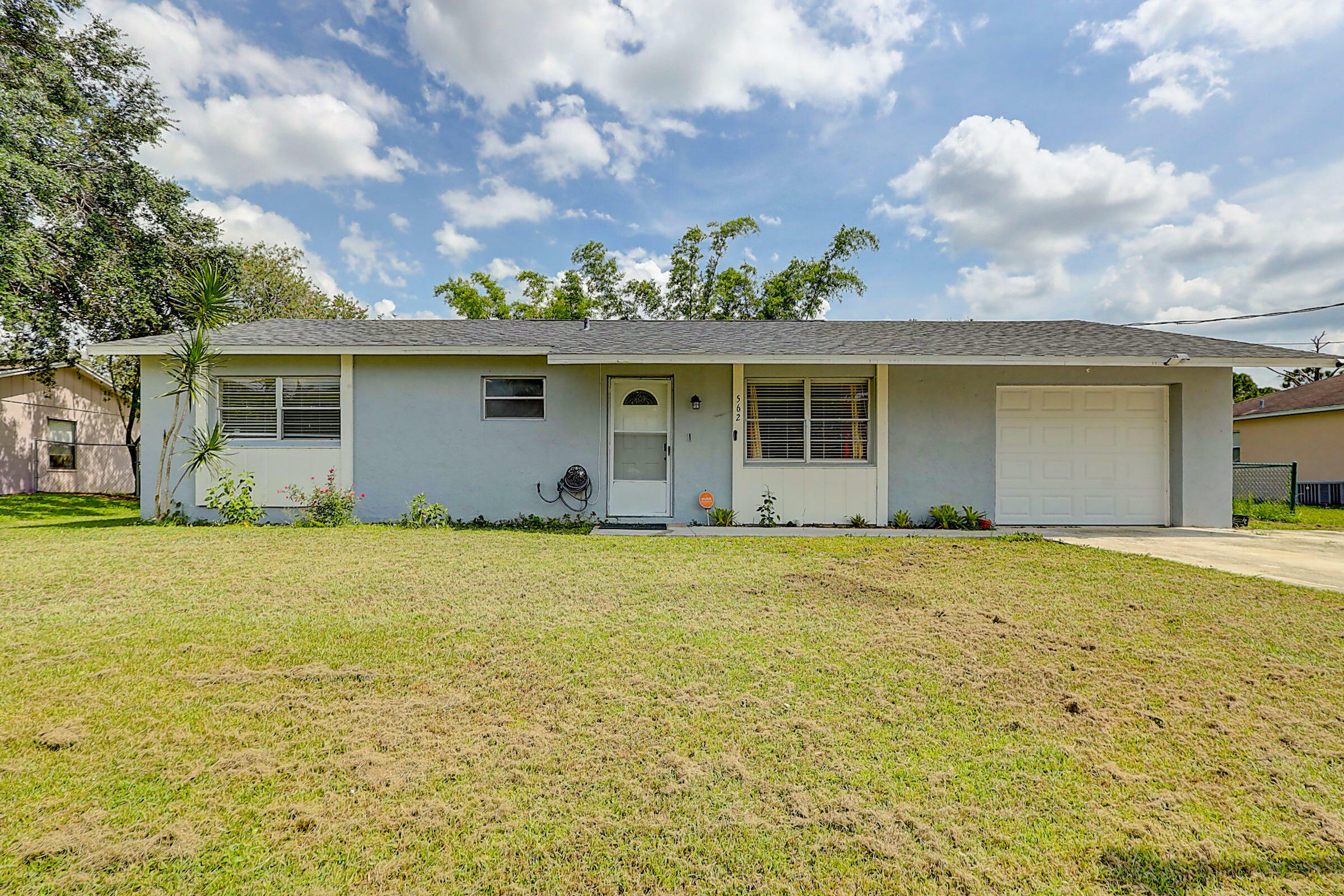 Property Photo: 562 NW Kilpatrick Avenue FL 34983