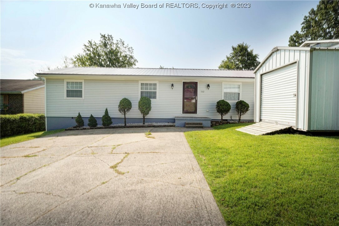 Property Photo: 502 Fairview Drive WV 25177