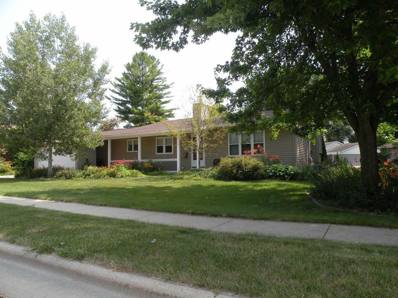 Property Photo:  973 South Grove Street  WI 54971 