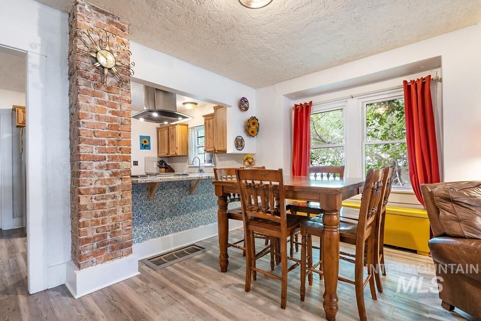 Property Photo:  220 17th Ave S  ID 83651 