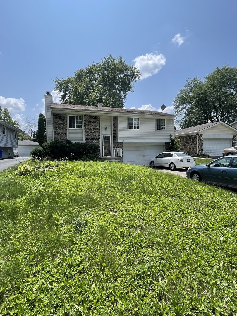 Property Photo:  1504 Dawes Avenue  IL 60189 