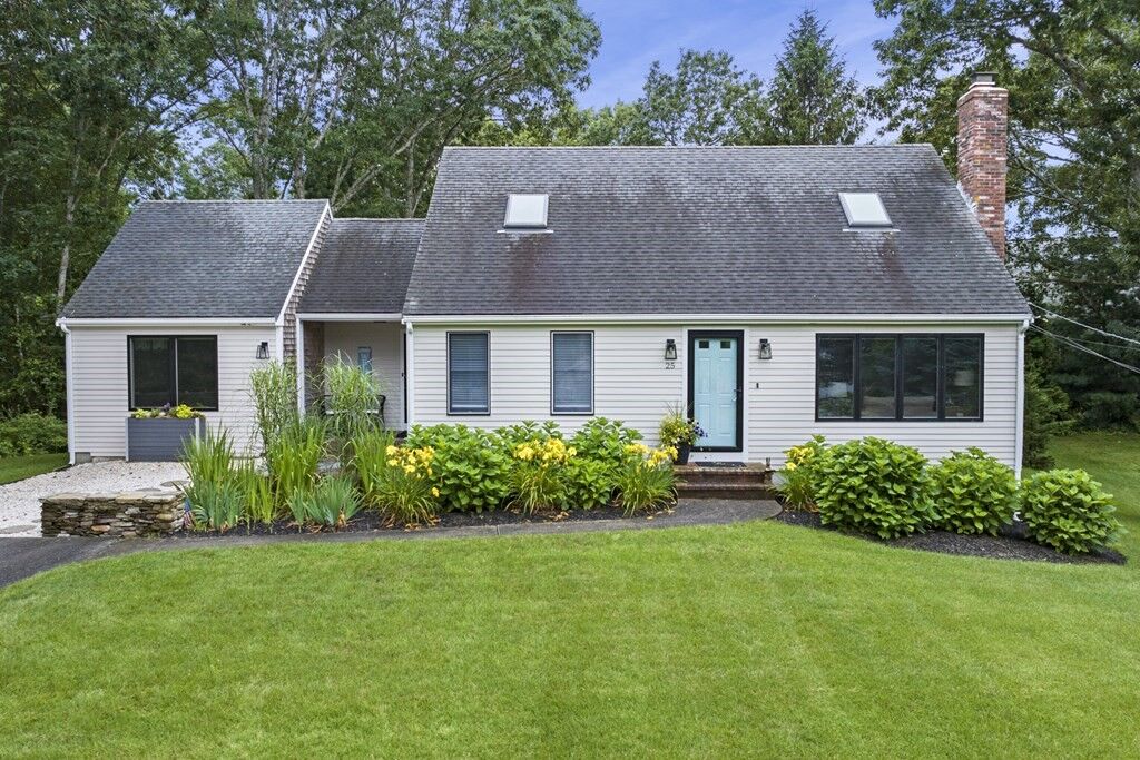 Property Photo:  25 Lamont Road  MA 02532 