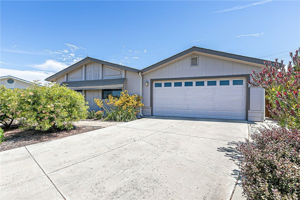 Property Photo:  3200 Ridge View Drive  CA 93455 