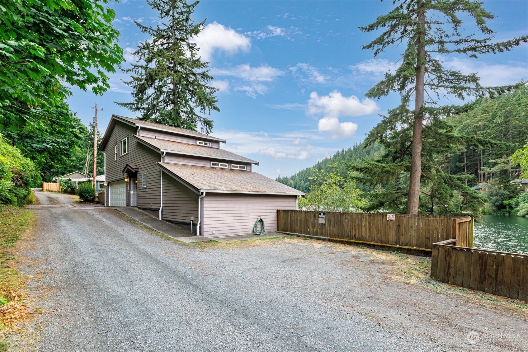 Property Photo:  1803 Sleepy Hollow Lane  WA 98226 