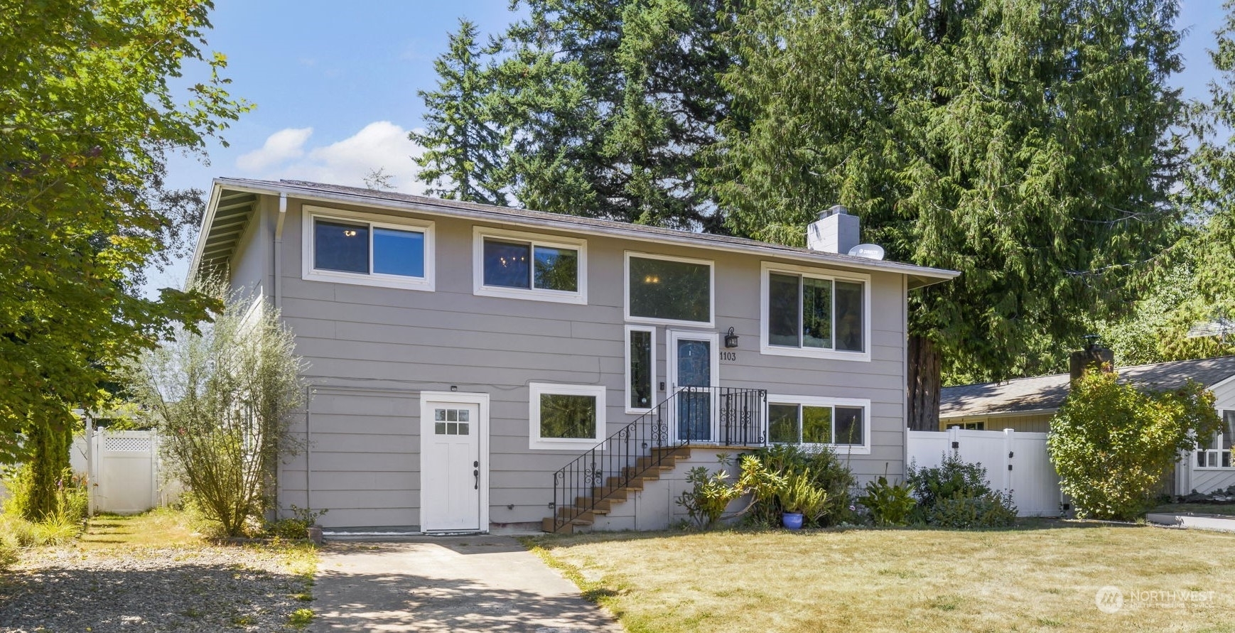 Property Photo:  1103 Logan Street  WA 98368 