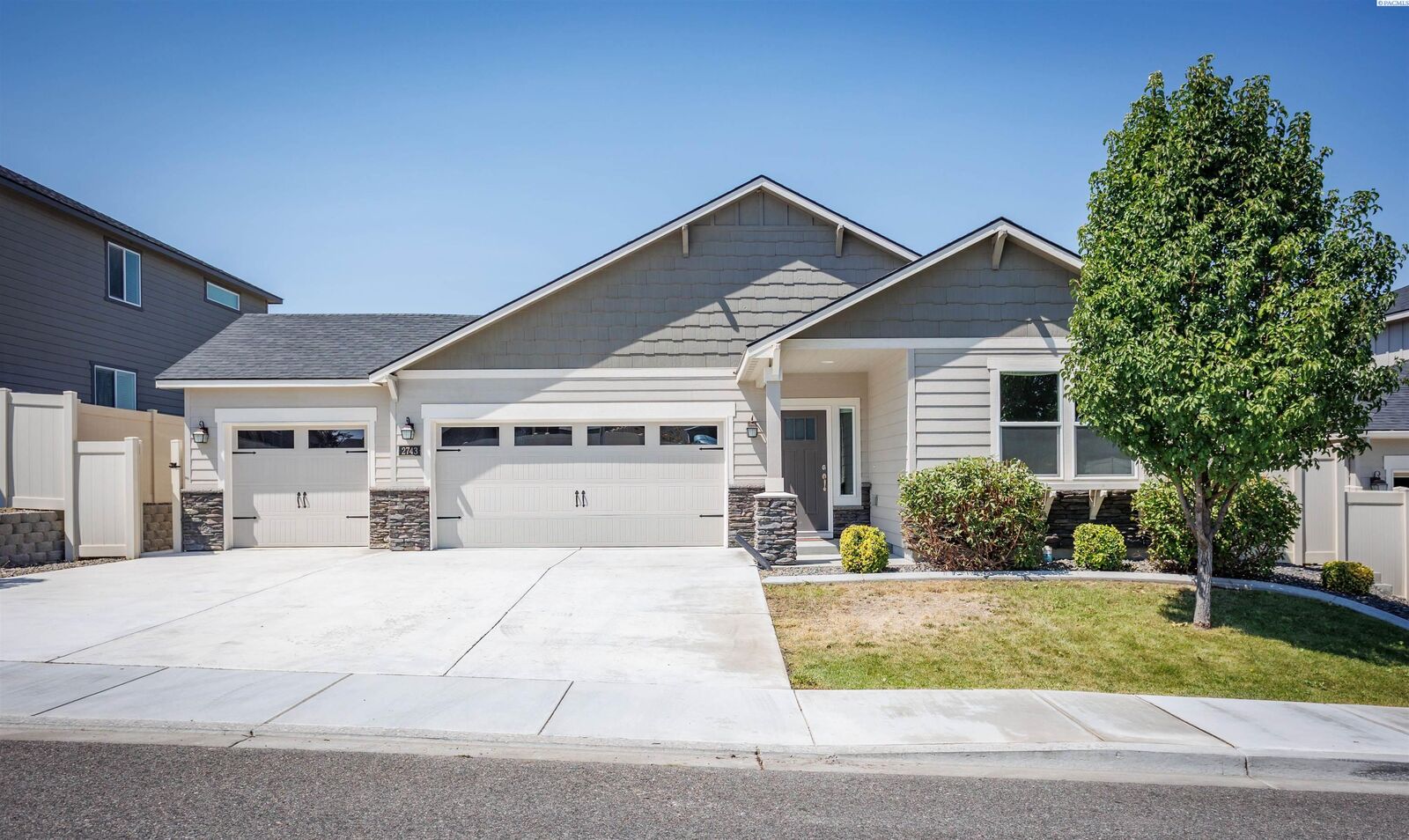 4 bed Richland home for sale 2743 Chelan Loop, Richland, WA 99352