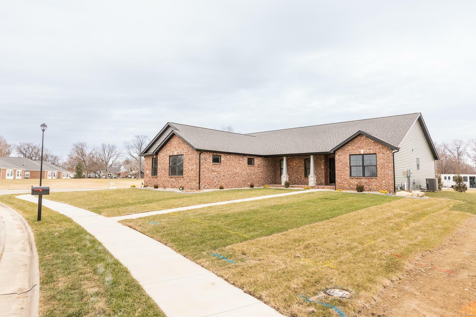 Property Photo:  1229 Winding Oaks Lane  IL 62258 