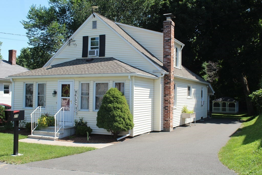 Property Photo:  25 Beckwith Ave  MA 01085 