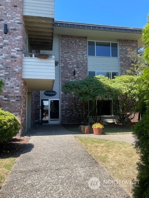 Property Photo:  620 Avenue B 7  WA 98290 