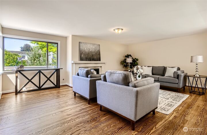 Property Photo: 1921 Edgemont Place W WA 98199