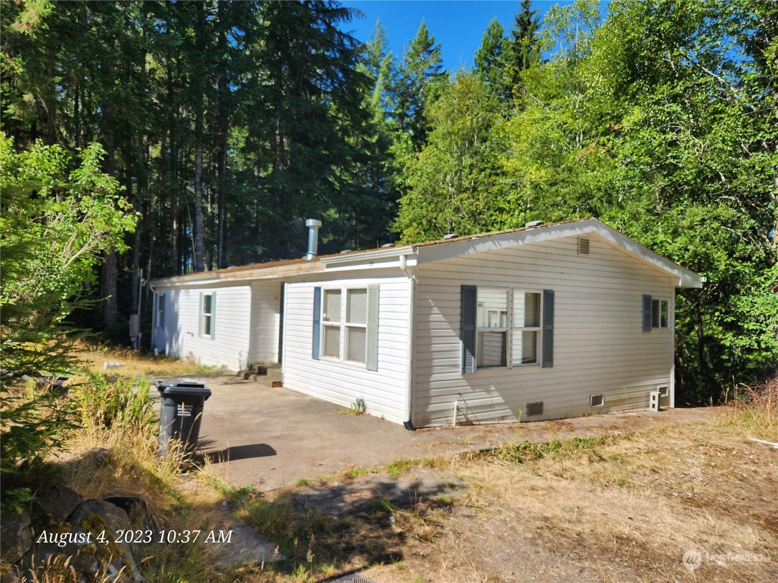 Property Photo:  201 E Kilmarnock Road  WA 98584 