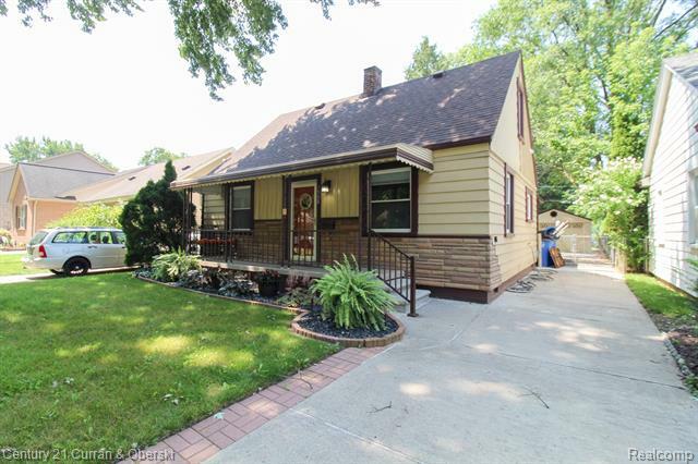 Property Photo:  3988 Edgewood Street  MI 48125 