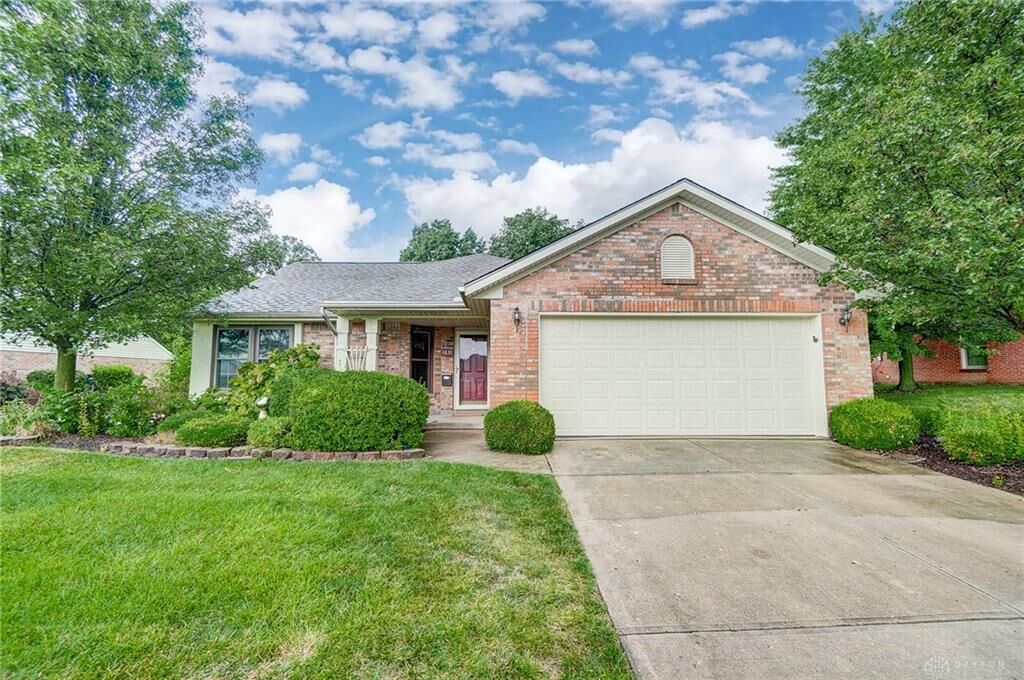 Property Photo:  1831 Brandonhall Drive  OH 45342 