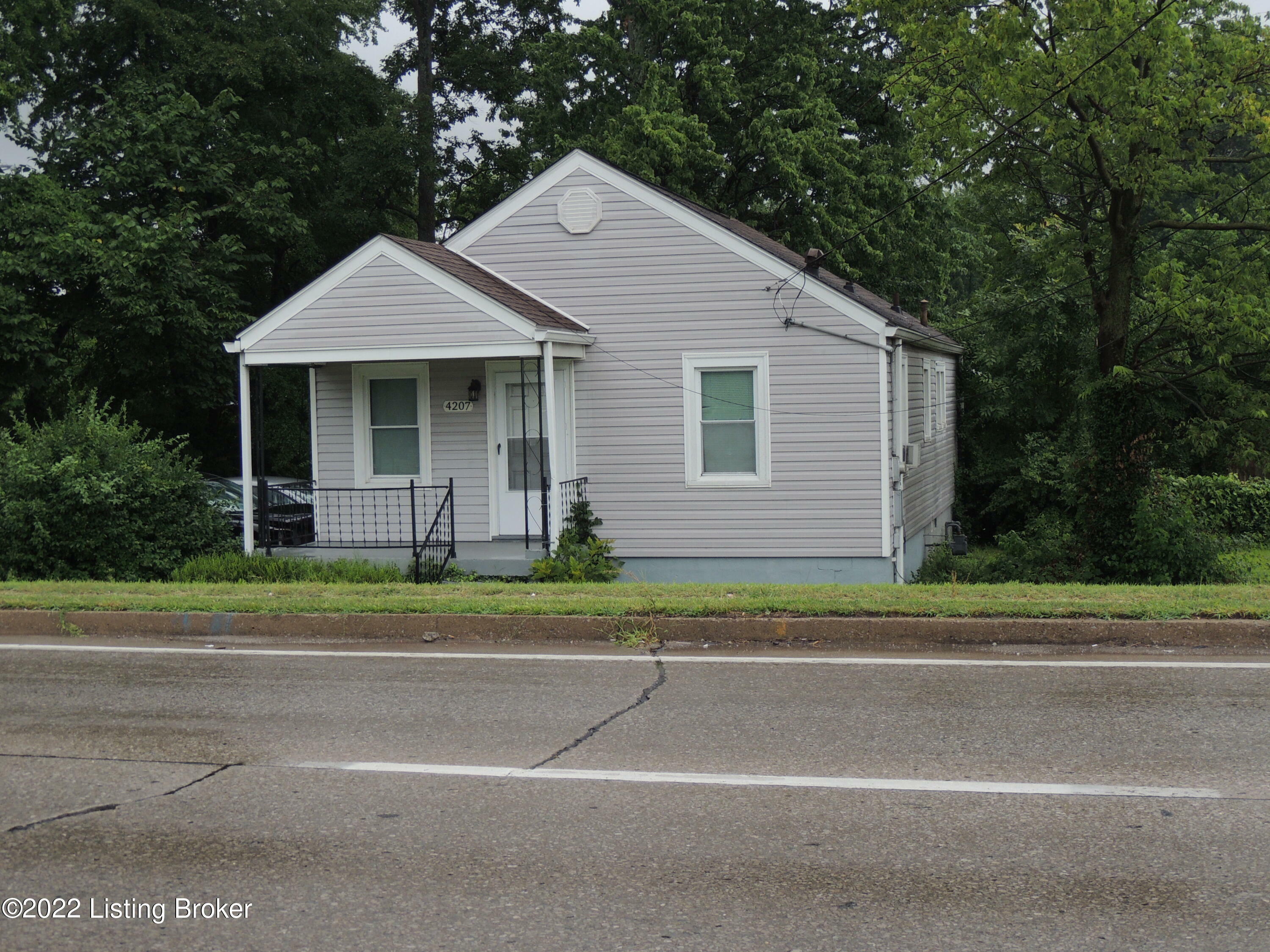 4207 Outer Loop  Louisville KY 40219 photo