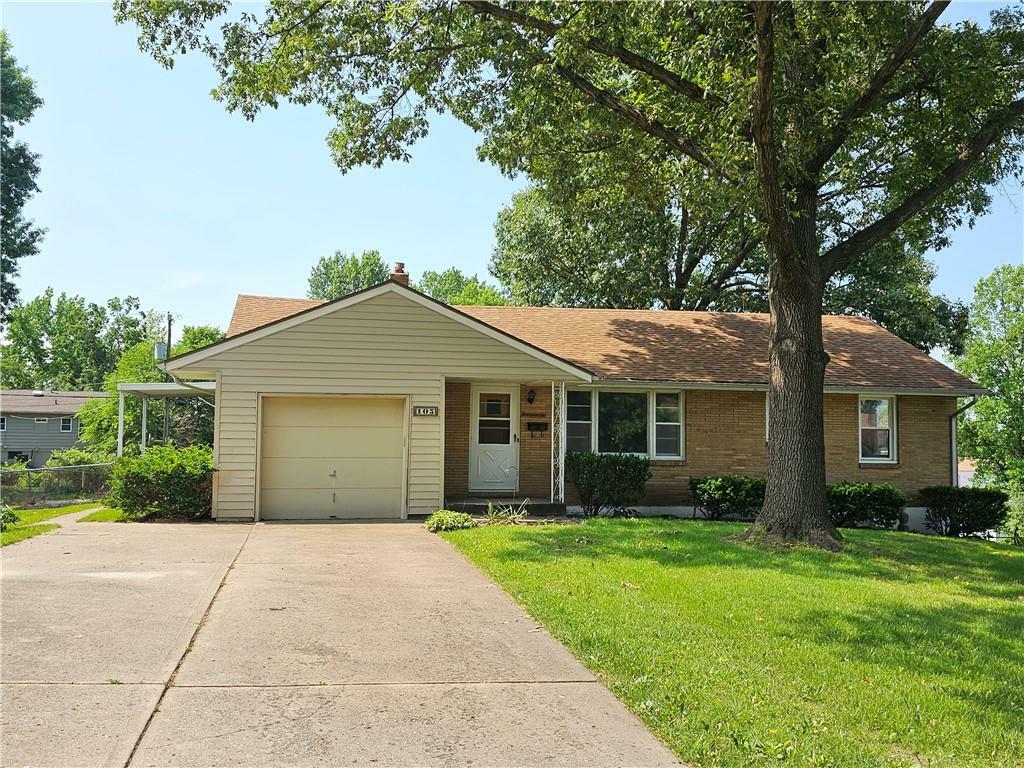 Property Photo: 105 NW 65th Street MO 64118
