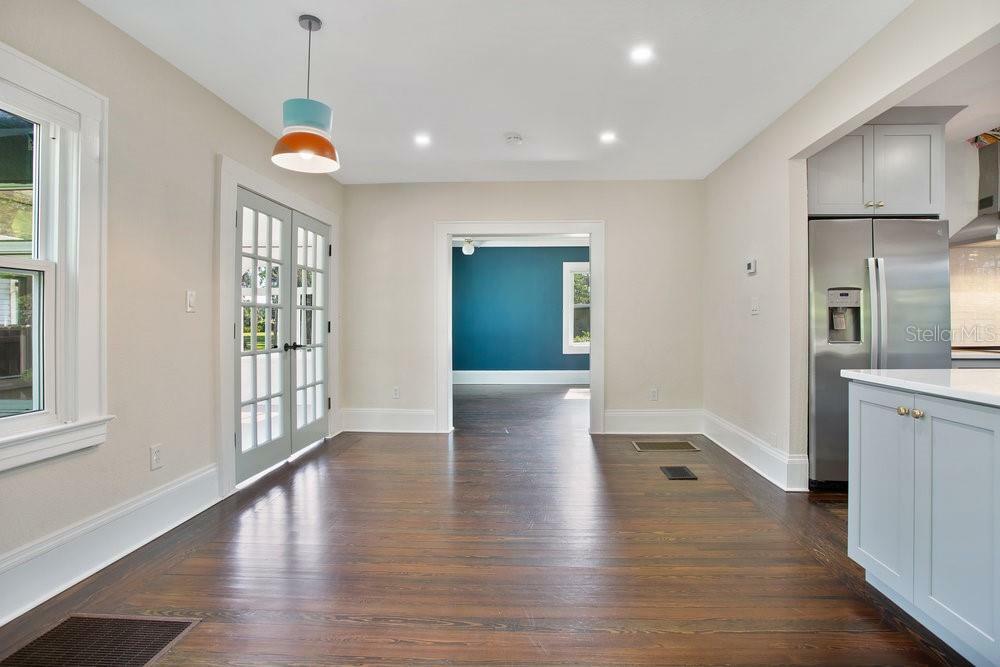 Property Photo: 2420 S Fern Creek Avenue FL 32806