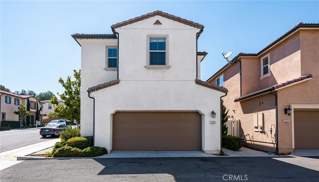 Property Photo: 2928 Villa Catalonia Ct CA 92881