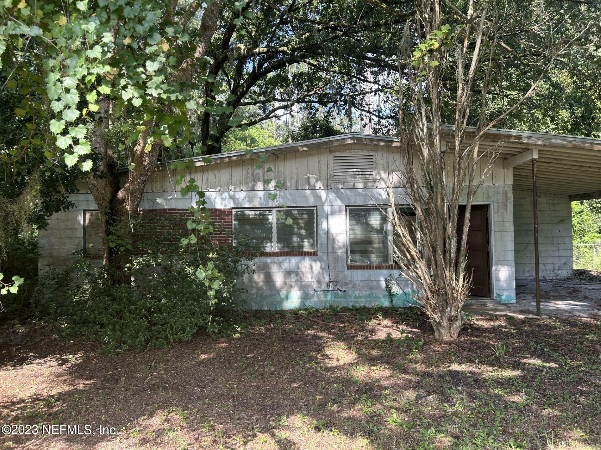 Property Photo:  2824 S Palm Avenue  FL 32177 