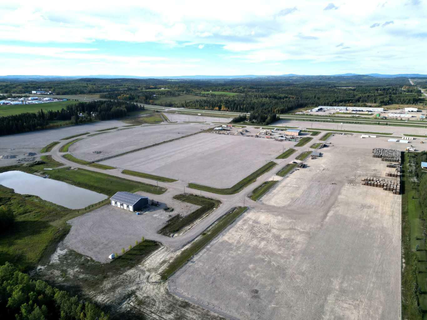 Photo de la propriété:  2 - Highway 16 Range Road 180  AB T7E 3G1 