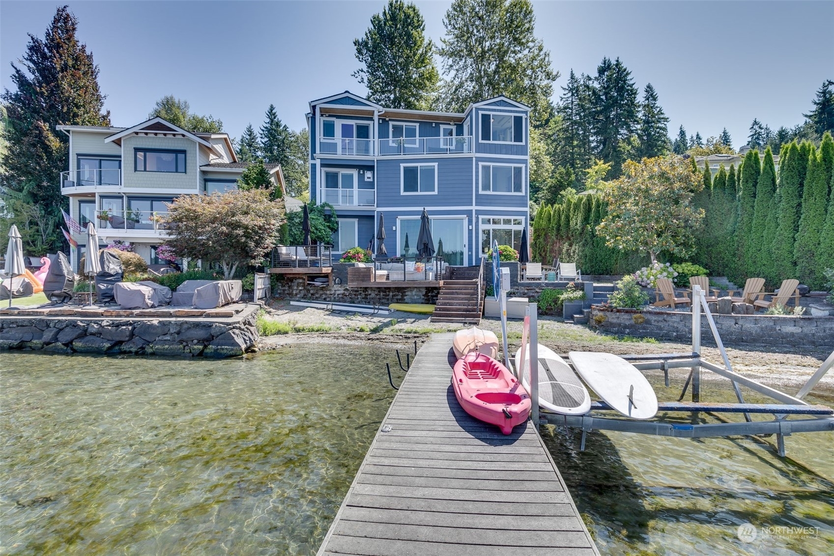 Property Photo:  1429 E Lake Sammamish Shore Lane SE  WA 98074 