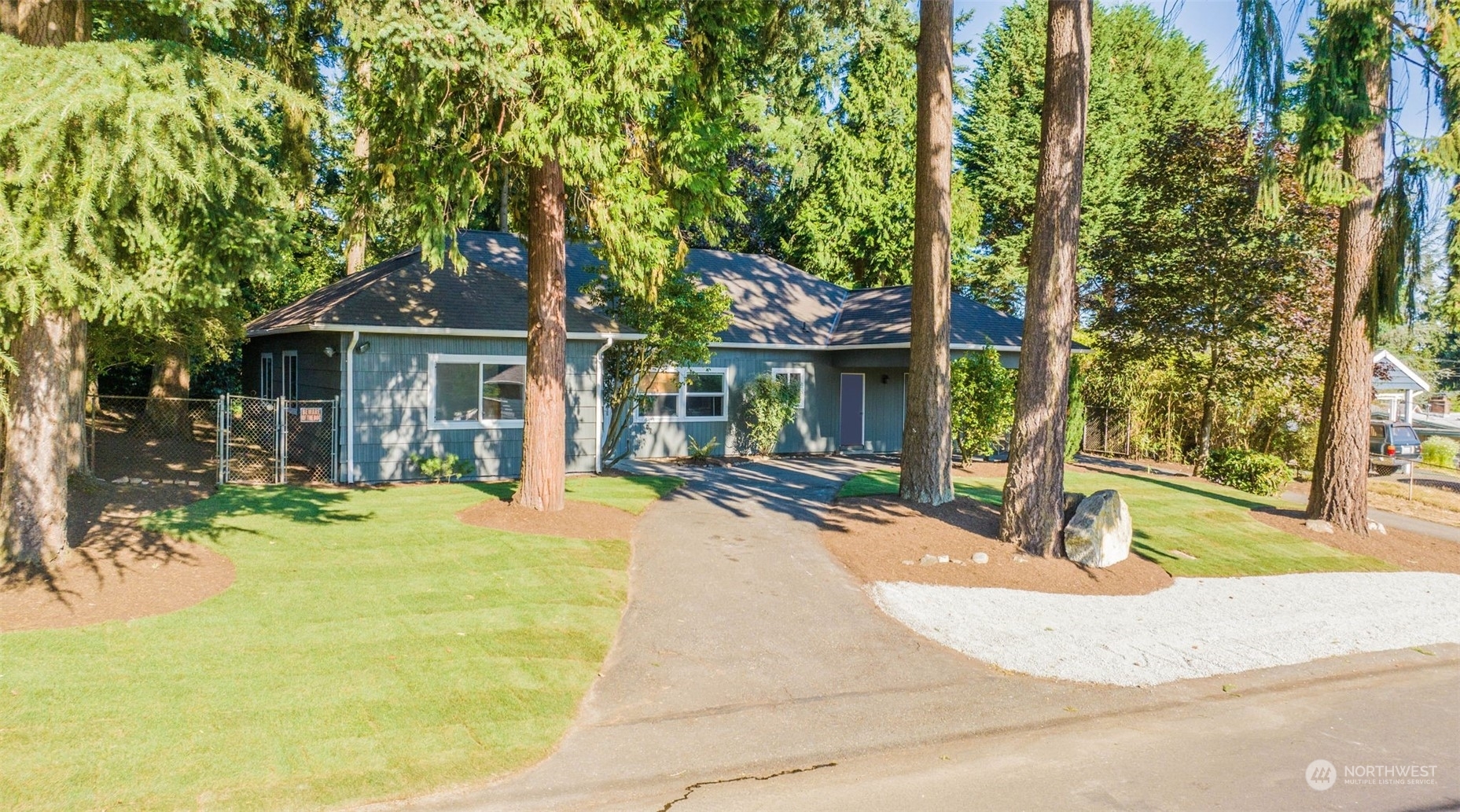 Property Photo:  14203 6th Avenue S  WA 98168 