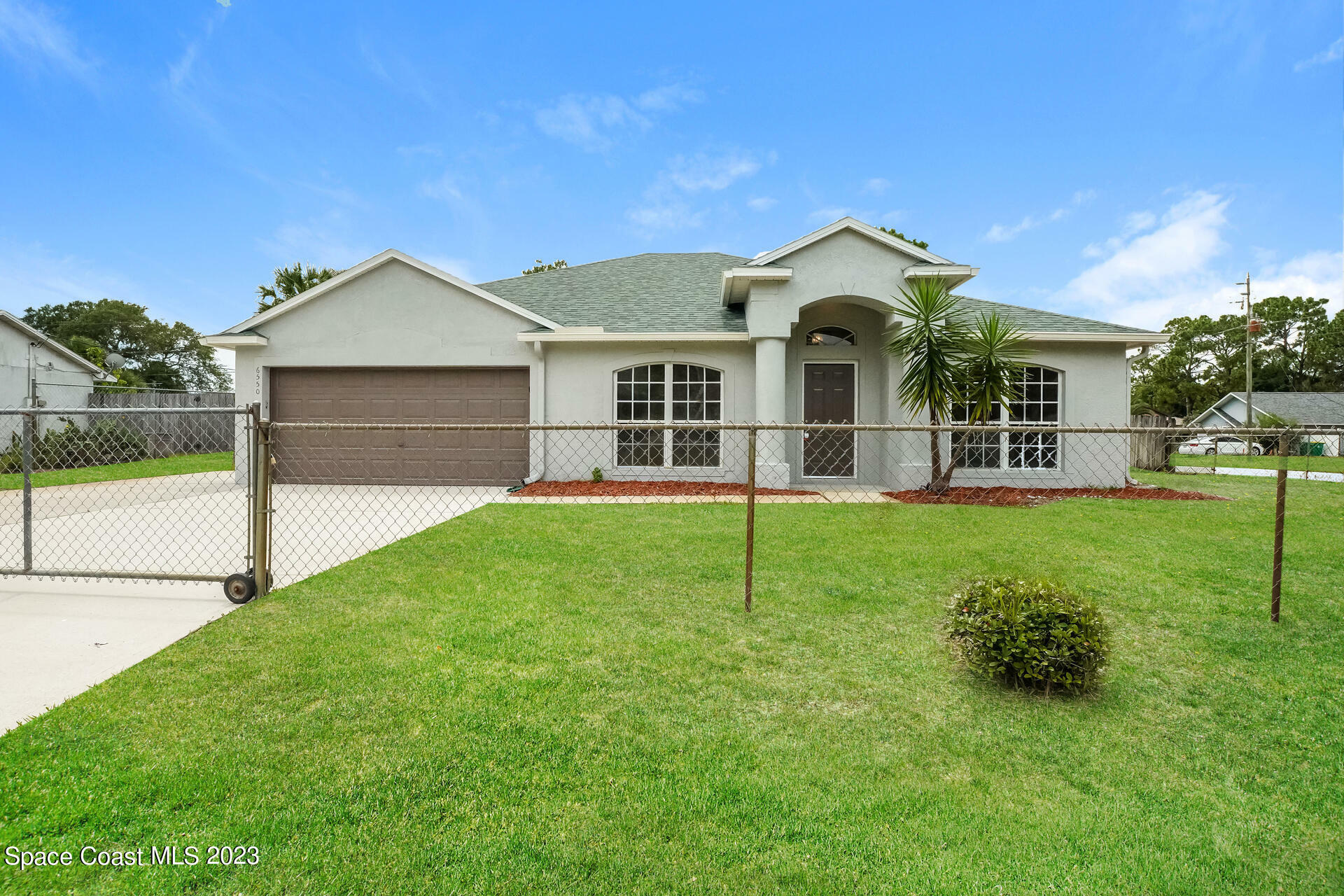 Property Photo:  6550 Kingdom Avenue  FL 32927 