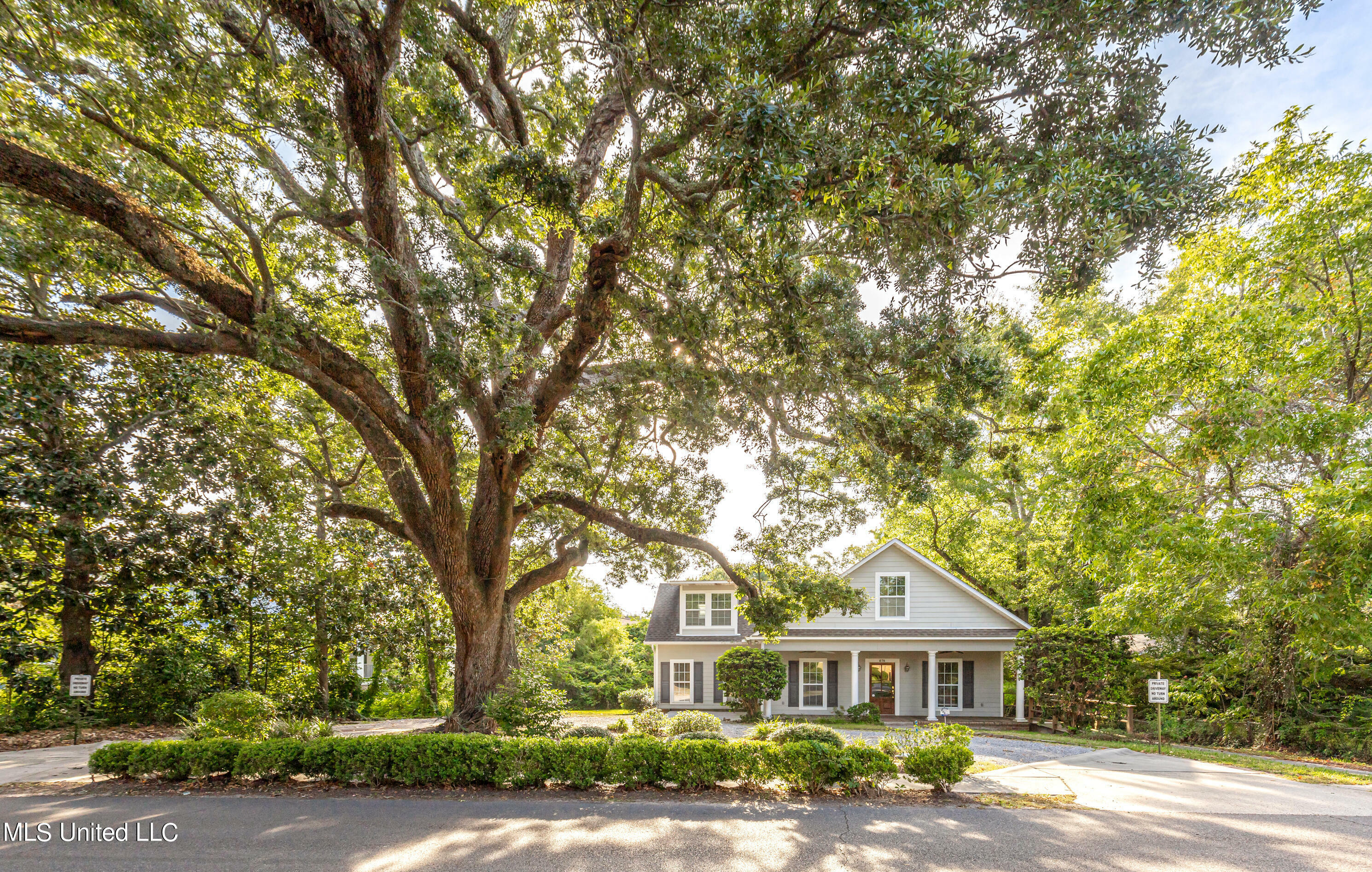 Property Photo:  614 Magnolia Avenue  MS 39564 