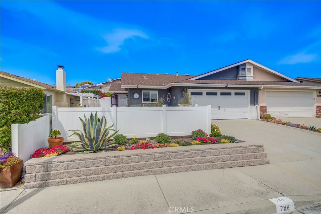 Property Photo:  756 Shamrock Lane  CA 93449 