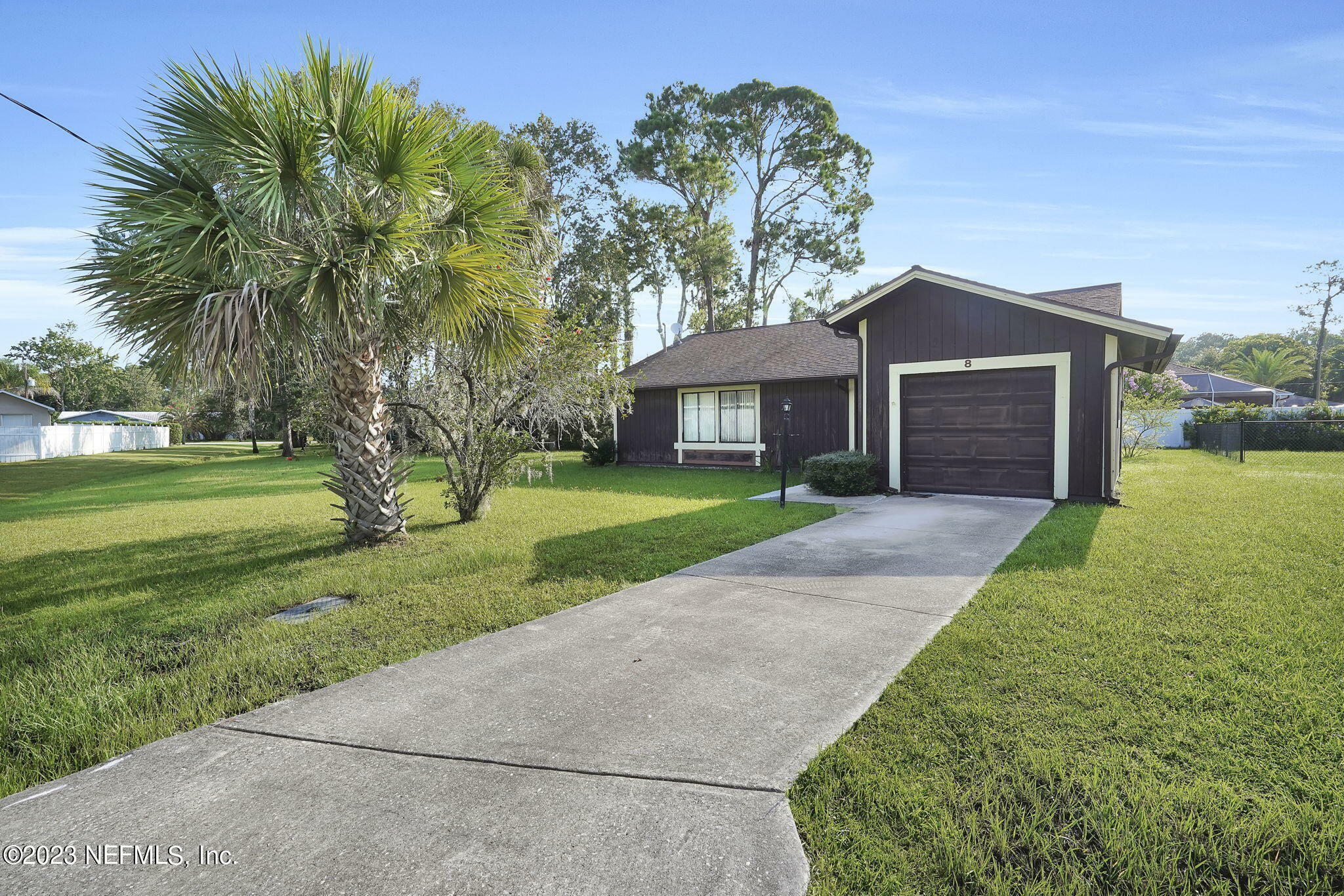 Property Photo:  8 Webb Place  FL 32164 