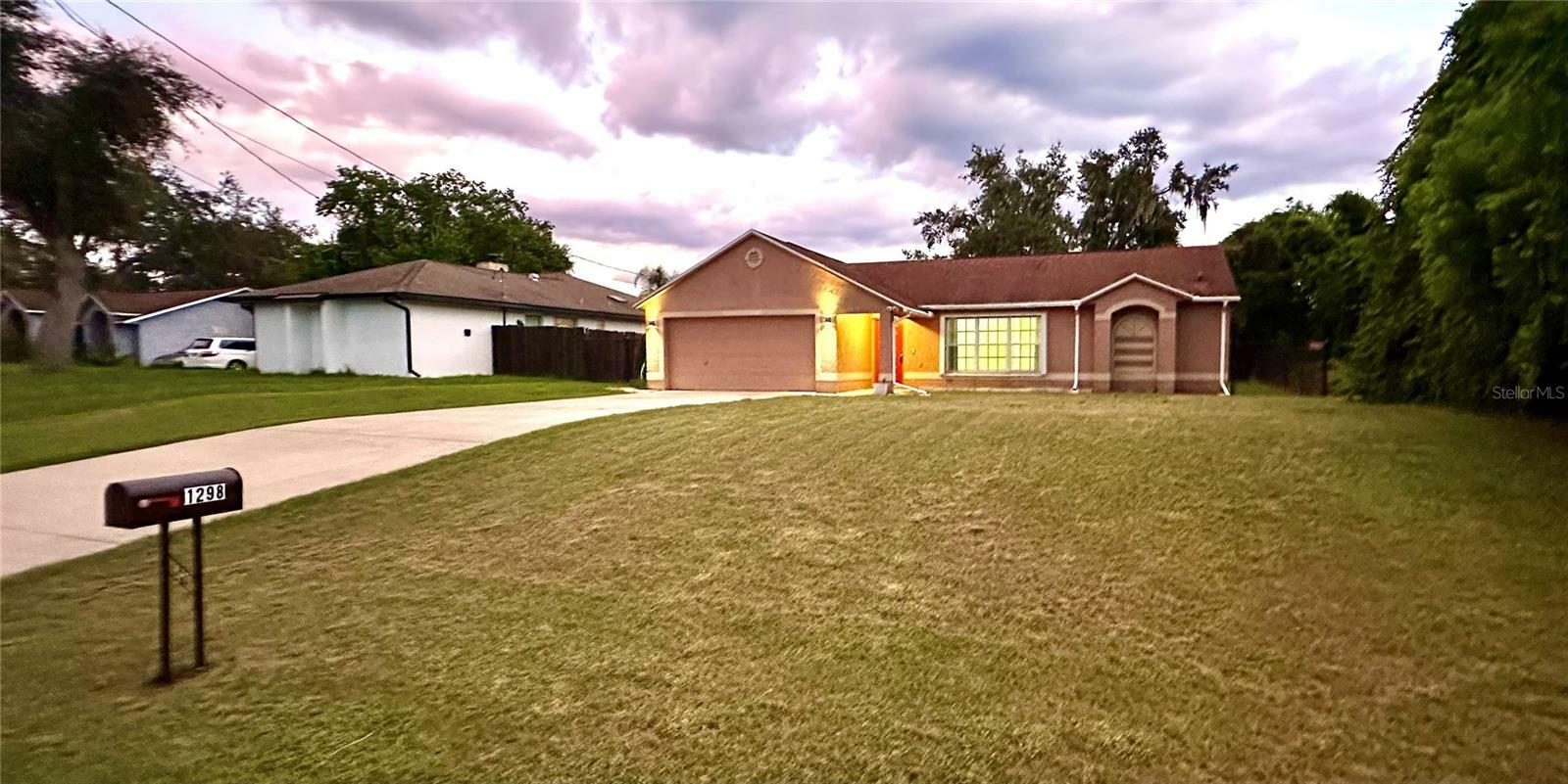 Property Photo:  1298 Blythe Avenue  FL 32725 