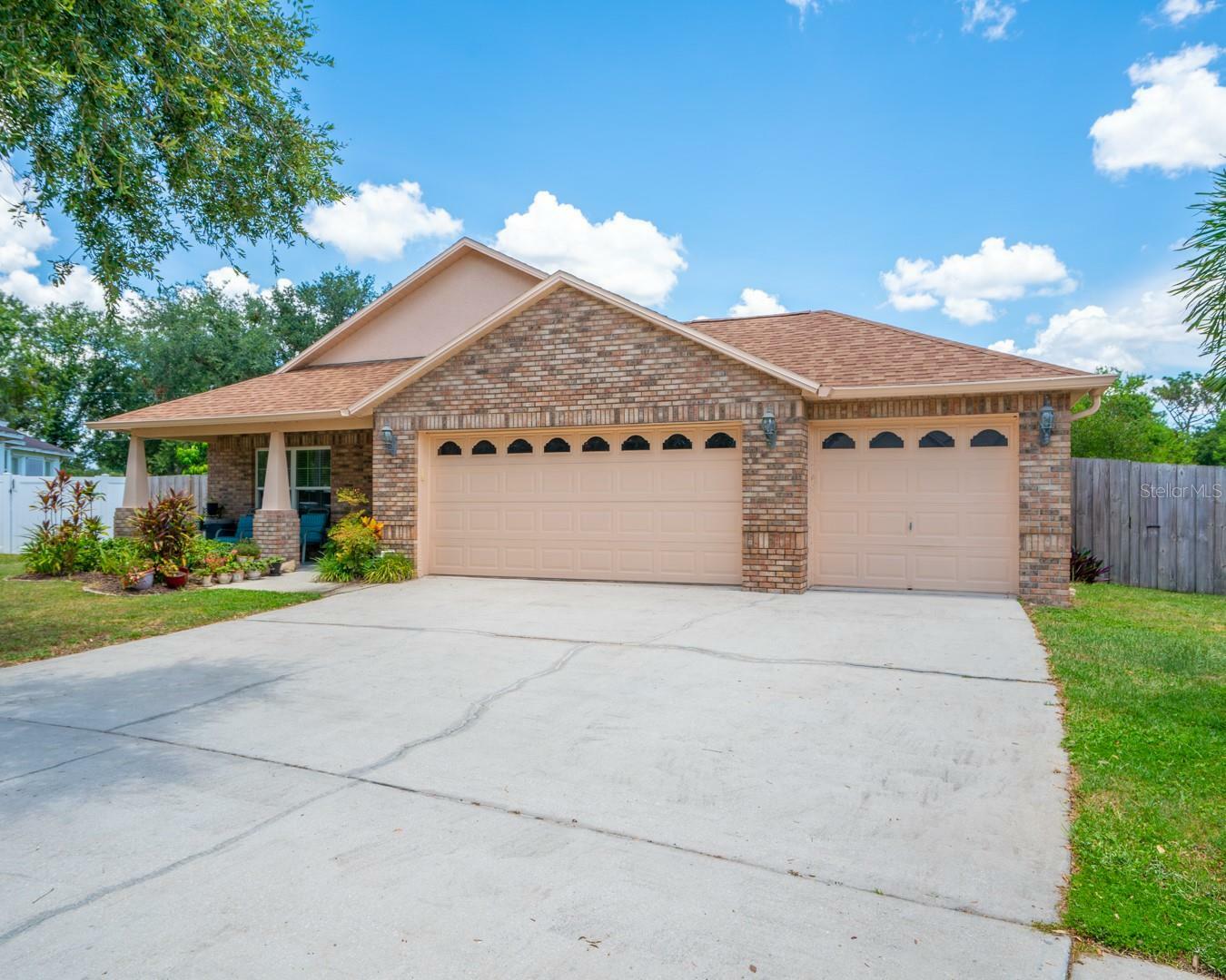 Property Photo:  6632 Thackston Drive  FL 33578 