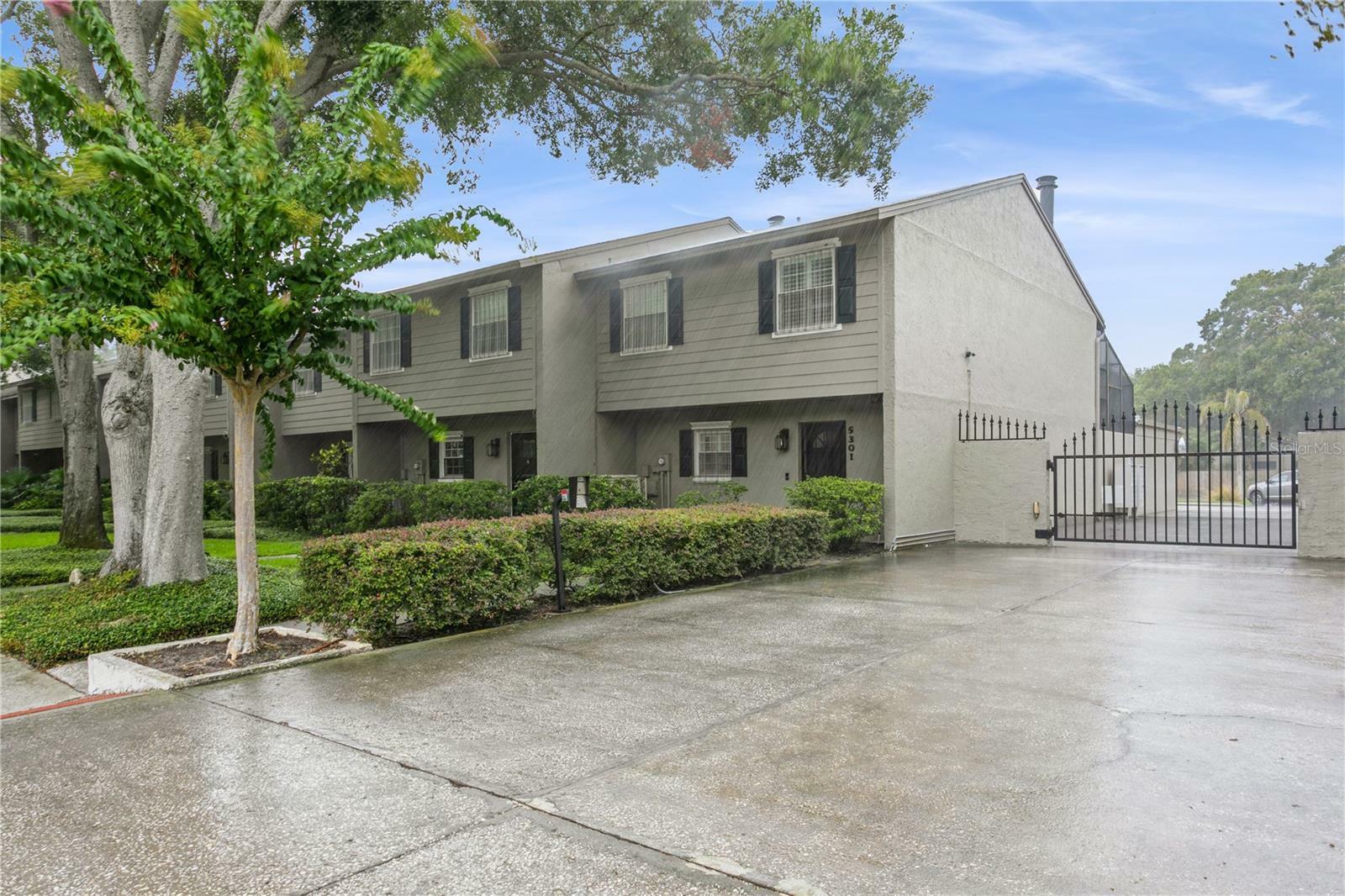 Property Photo:  5301 Bayshore Boulevard 8  FL 33611 