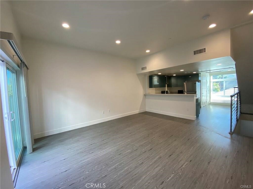 Property Photo:  4461 Tujunga Avenue 102  CA 91602 