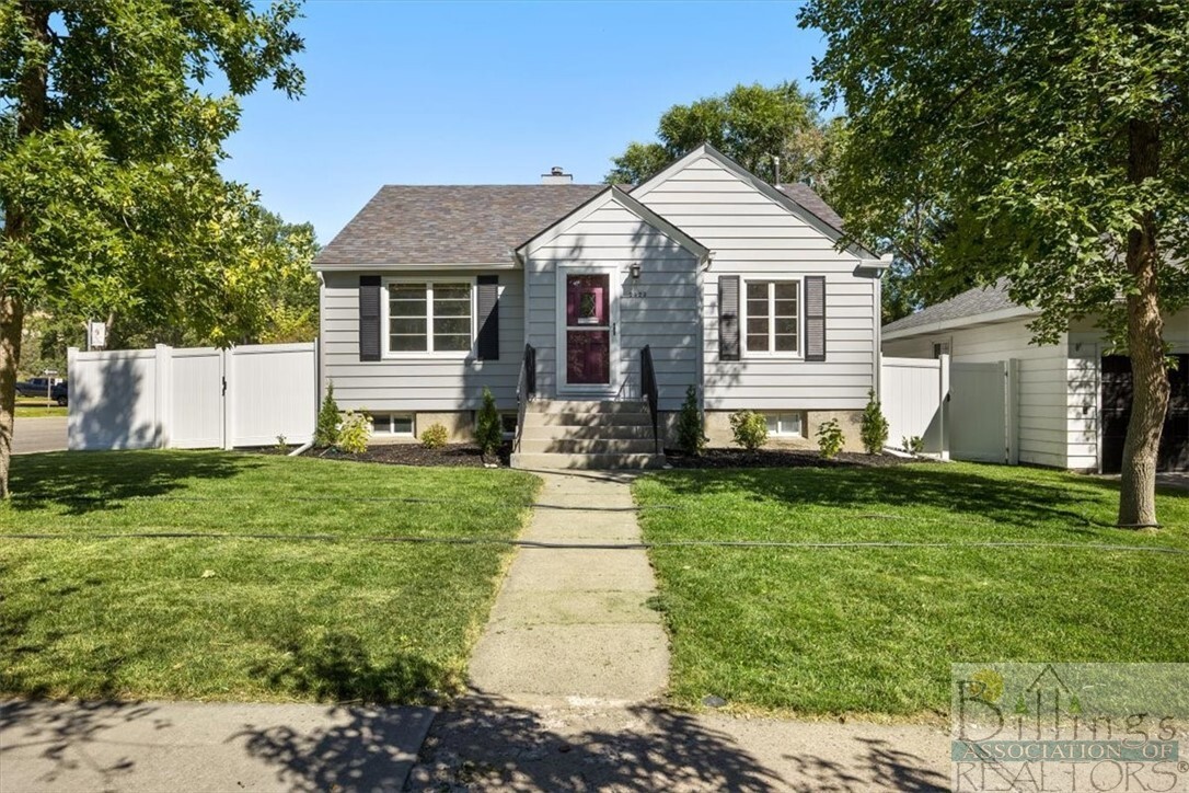 Property Photo:  2423 Elm Street  MT 59102 