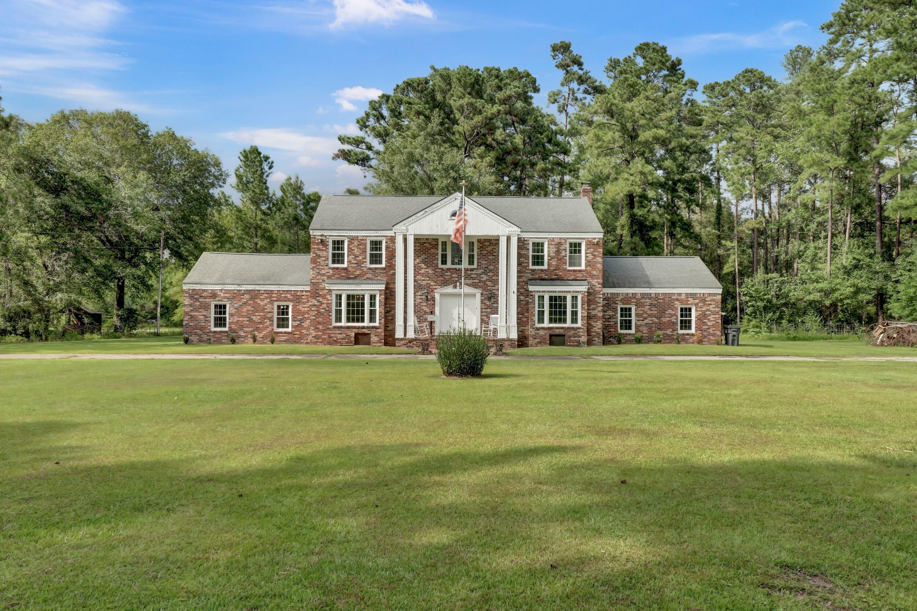 Property Photo:  1065 1st Bend Road  SC 29448 