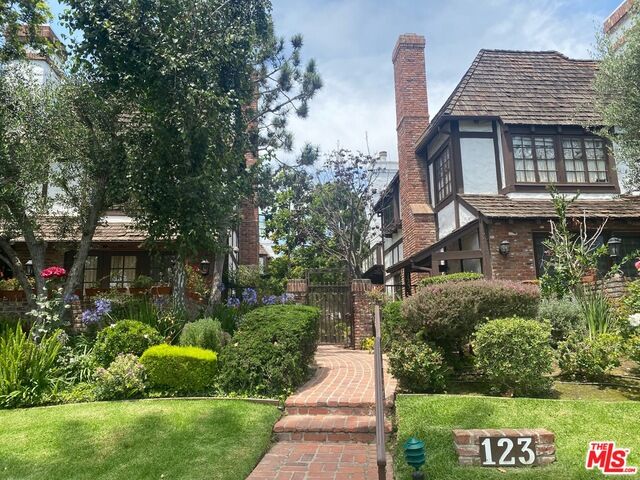 Property Photo:  123   Georgina Ave 2  CA 90402 