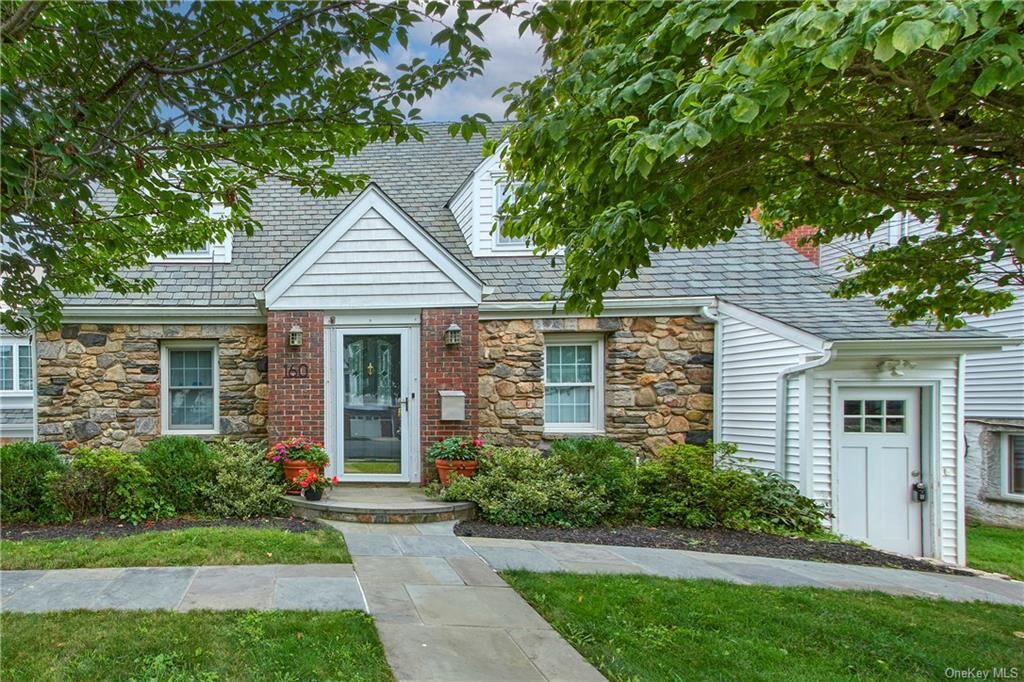 Property Photo:  160 Park Avenue  NY 10604 