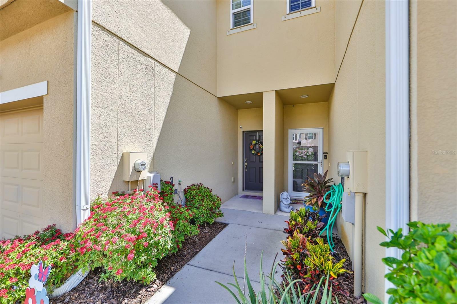 Property Photo:  4934 White Sanderling Court  FL 33619 