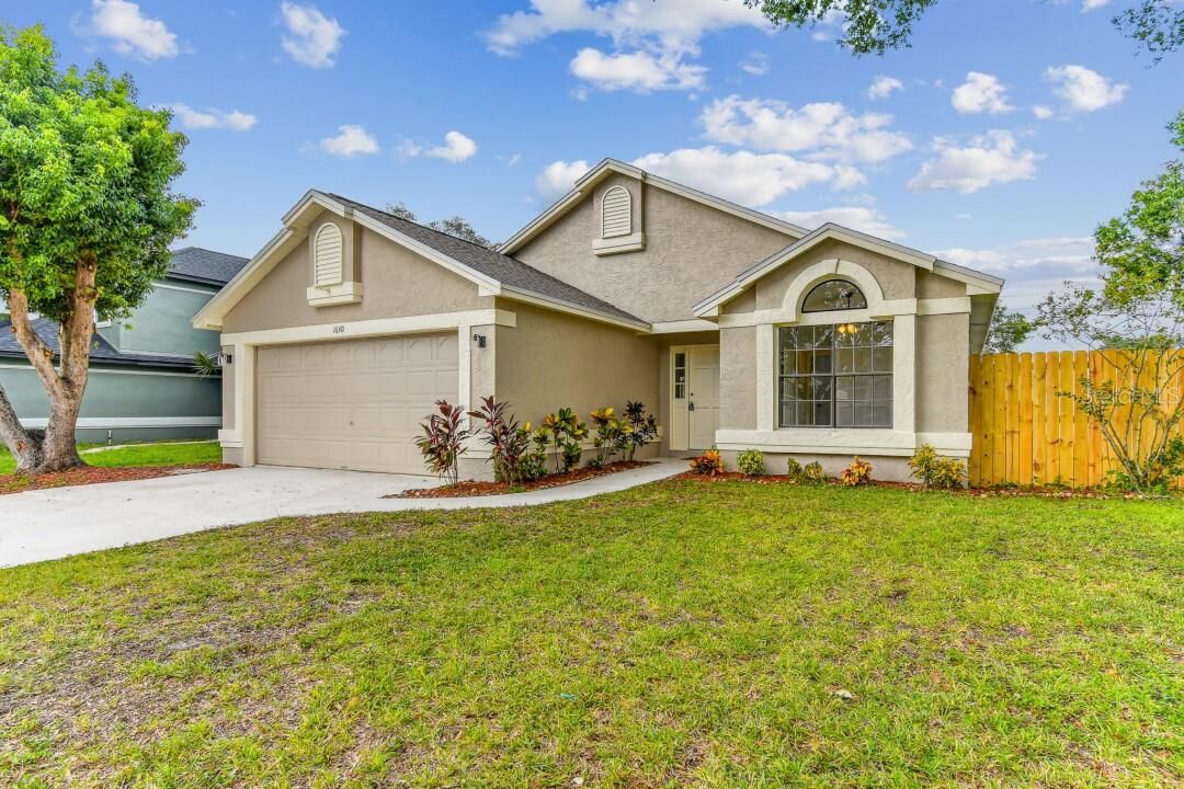 Property Photo:  1640 Meadowgold Court  FL 32792 