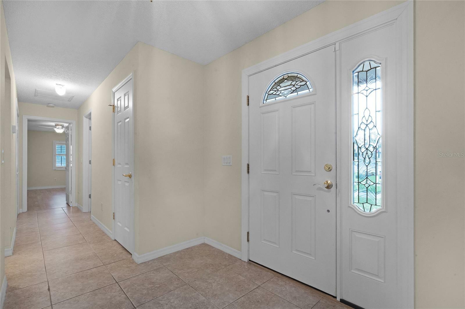 Property Photo: 1239 Oxbow Lane FL 32708
