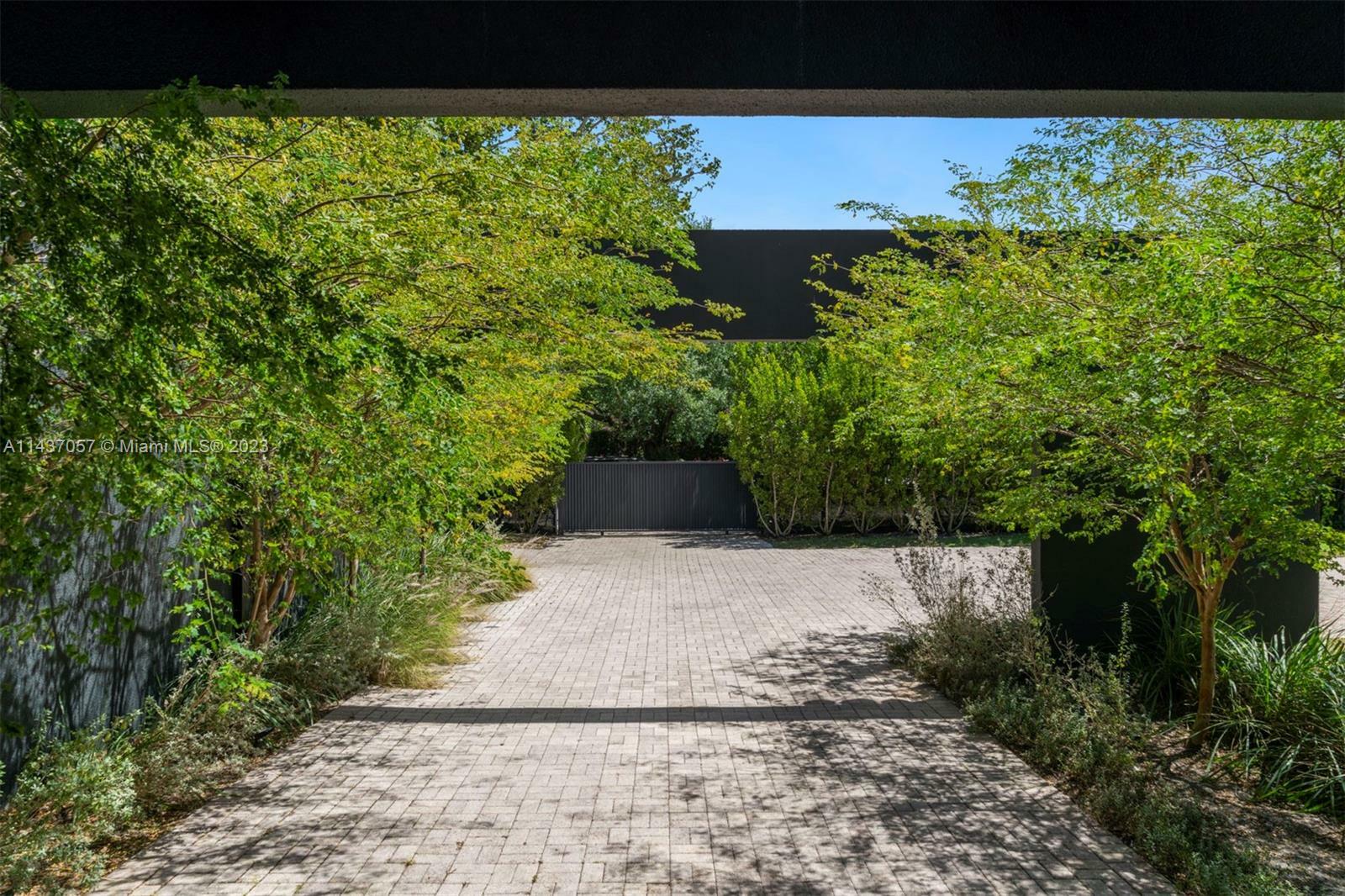 Property Photo: 9800 E Suburban Dr FL 33156