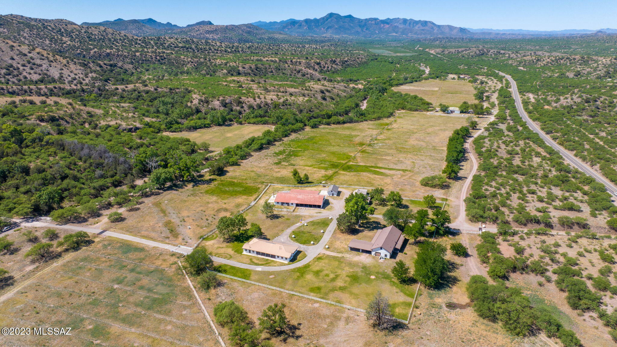 Property Photo: 2671 Highway 82 AZ 85624