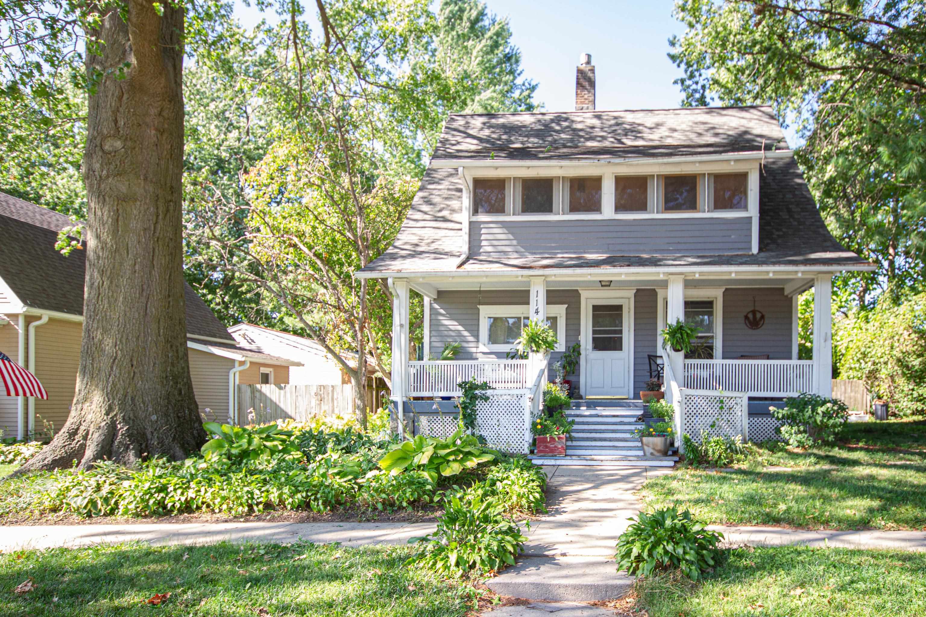 Property Photo: 114 W South Street IA 52253