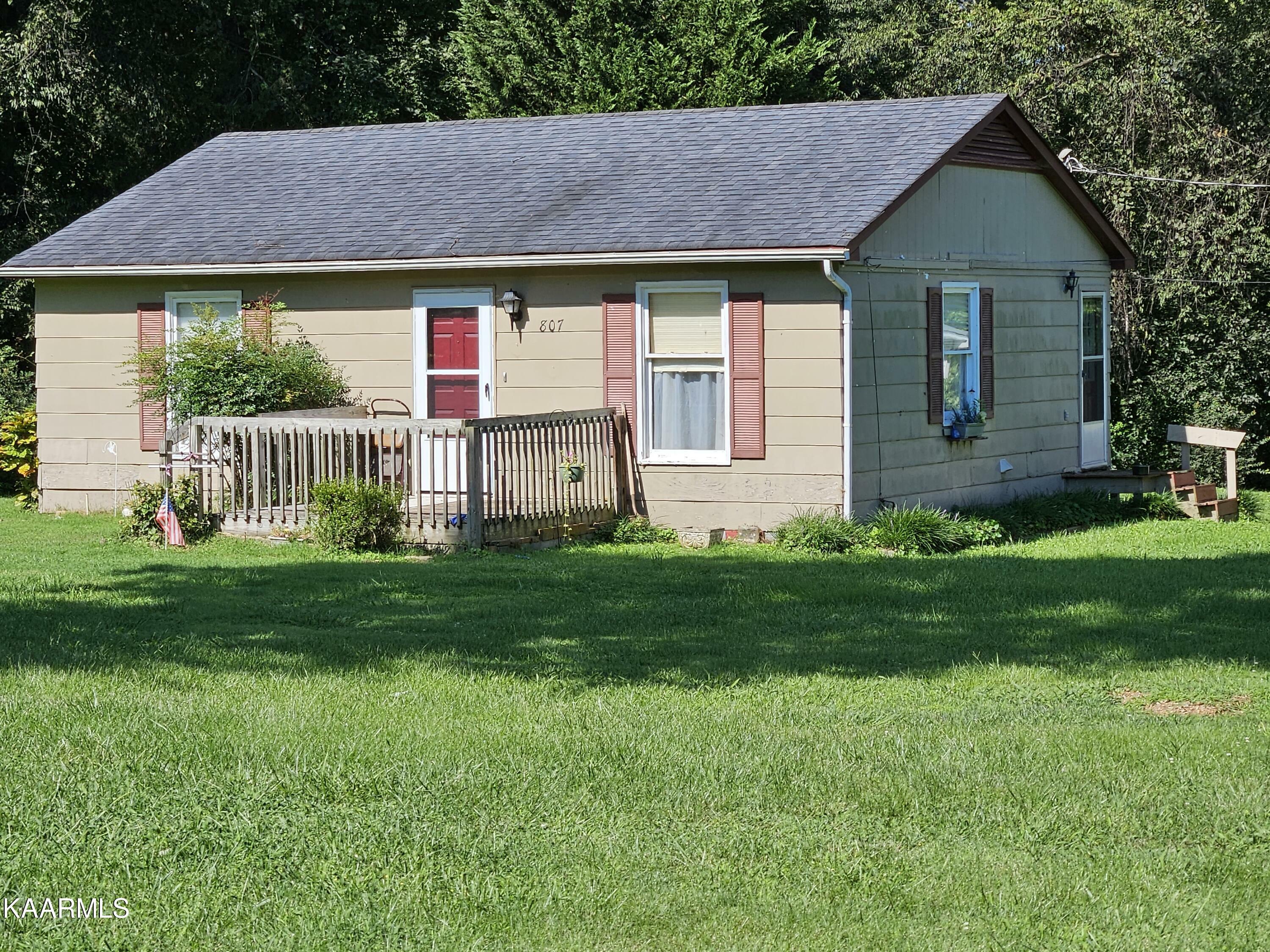 Property Photo:  807 Burchfield St  TN 37804 