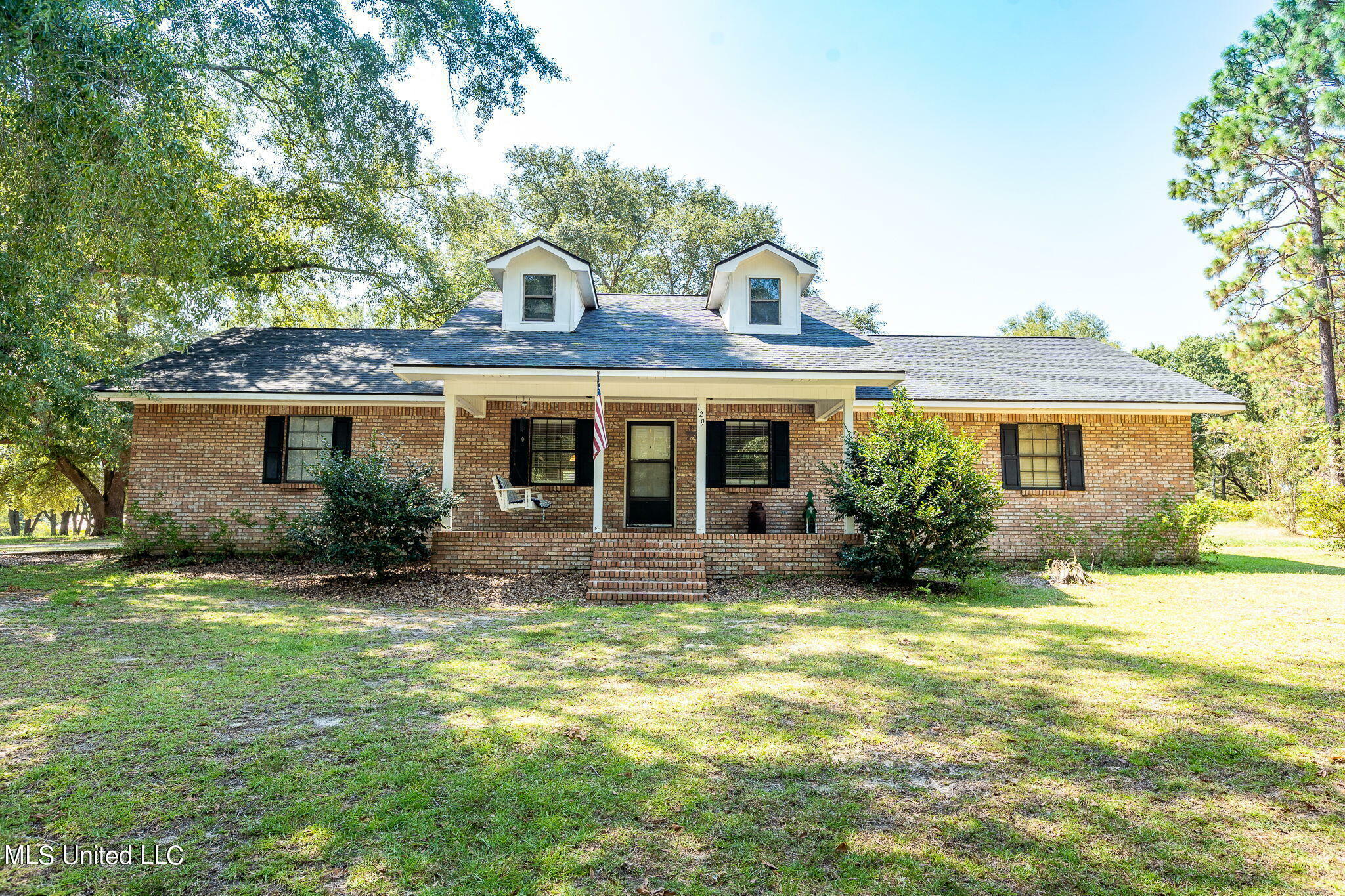 Property Photo:  129 Regale Lane  MS 39452 