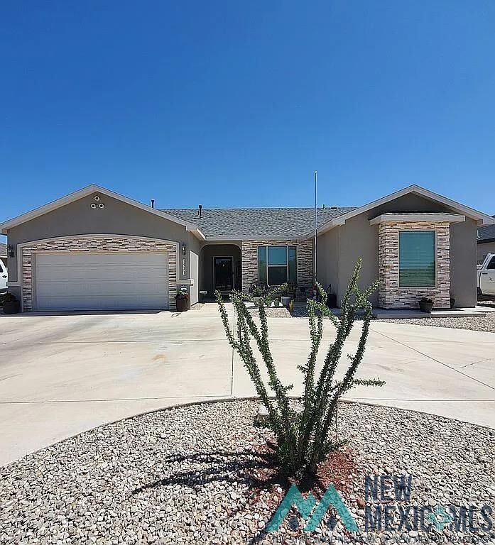 Property Photo:  1521 W Mahone Drive  NM 88210 