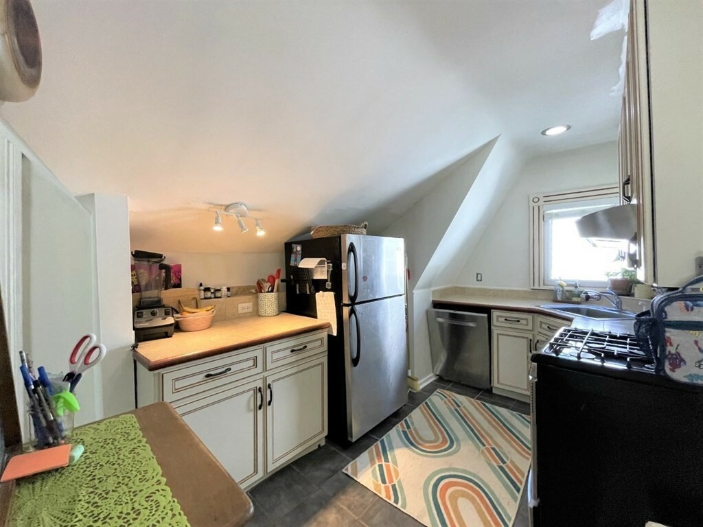 Property Photo: 170 Chestnut Street 3 MA 02139